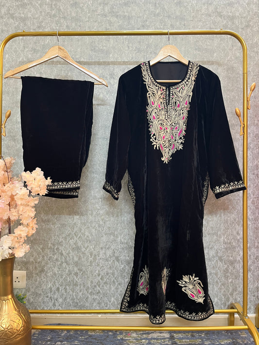 Black Velvet Tilla Pheran (Size 50)