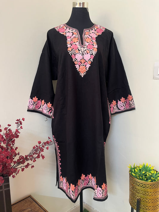 Black Aari Embroidered Wool Pheran