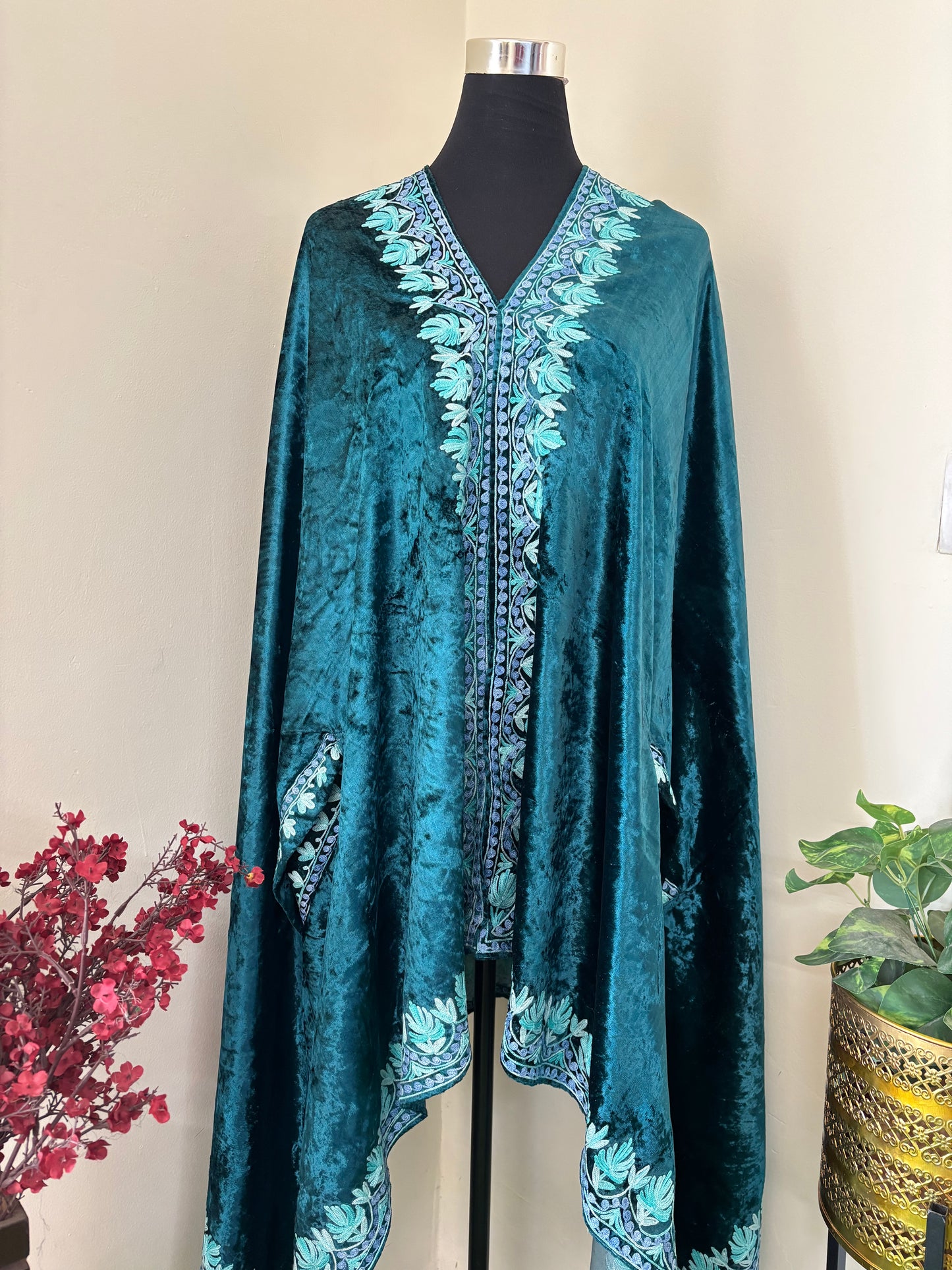 Green Aari Embroidered Makhmal Cape