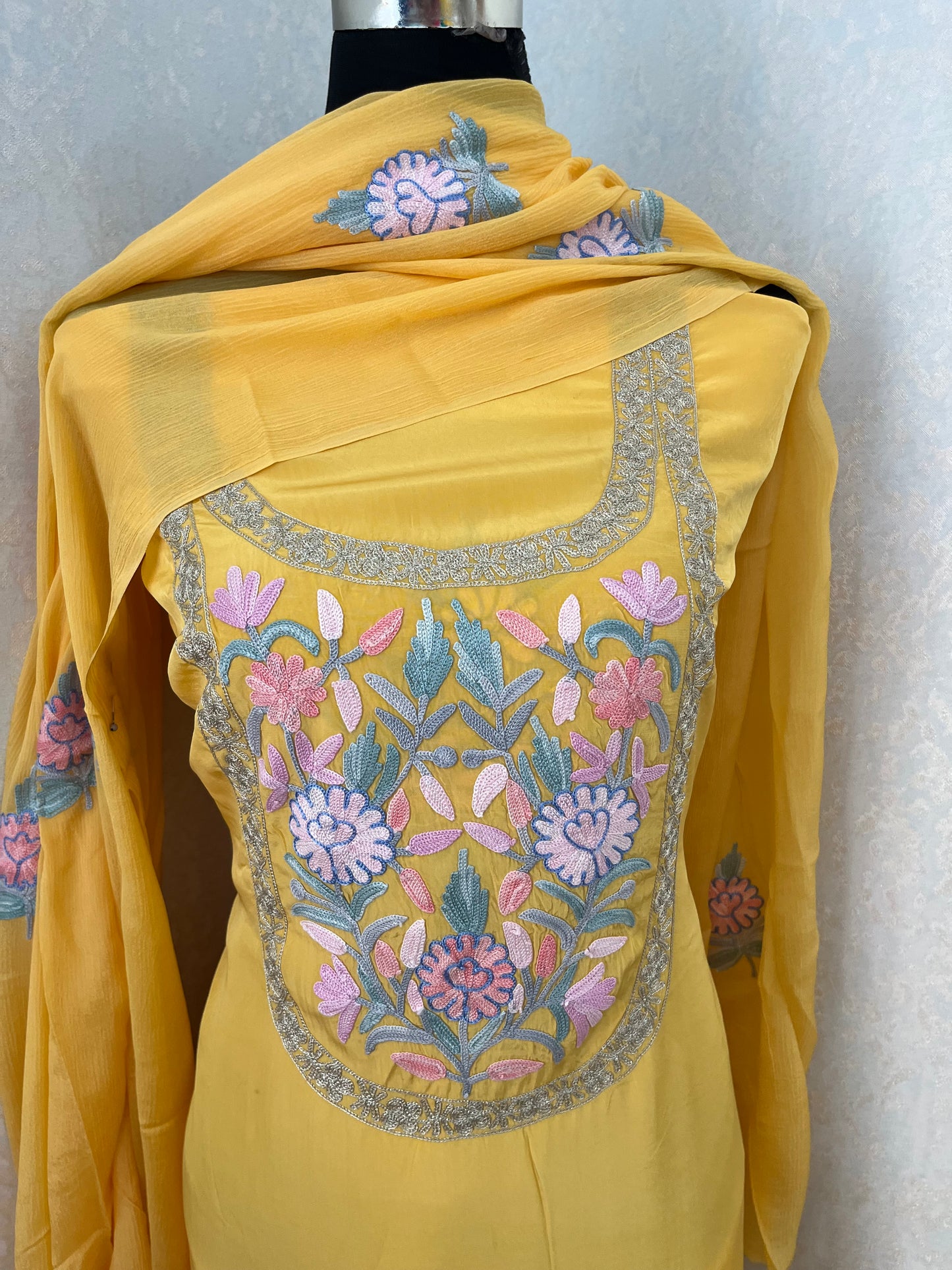 Yellow Kalaa’ Crape Kashmiri Suit