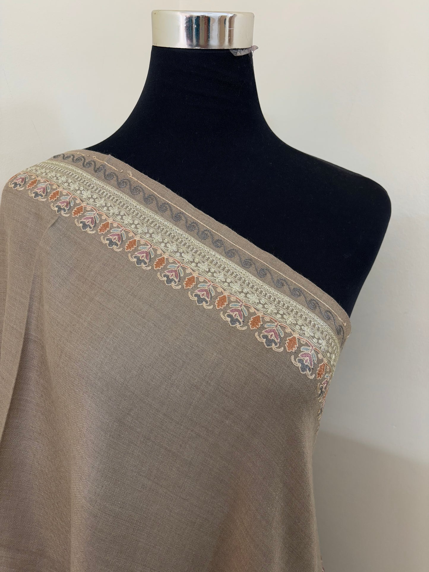 Beige Ambi Bael Kashmiri Stole