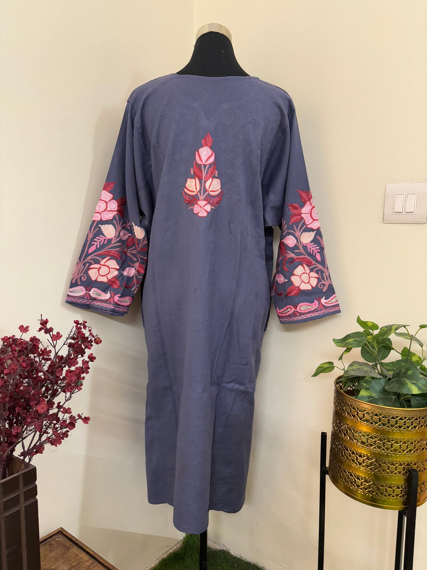 English Grey  Aari Embroidered Wool Pheran