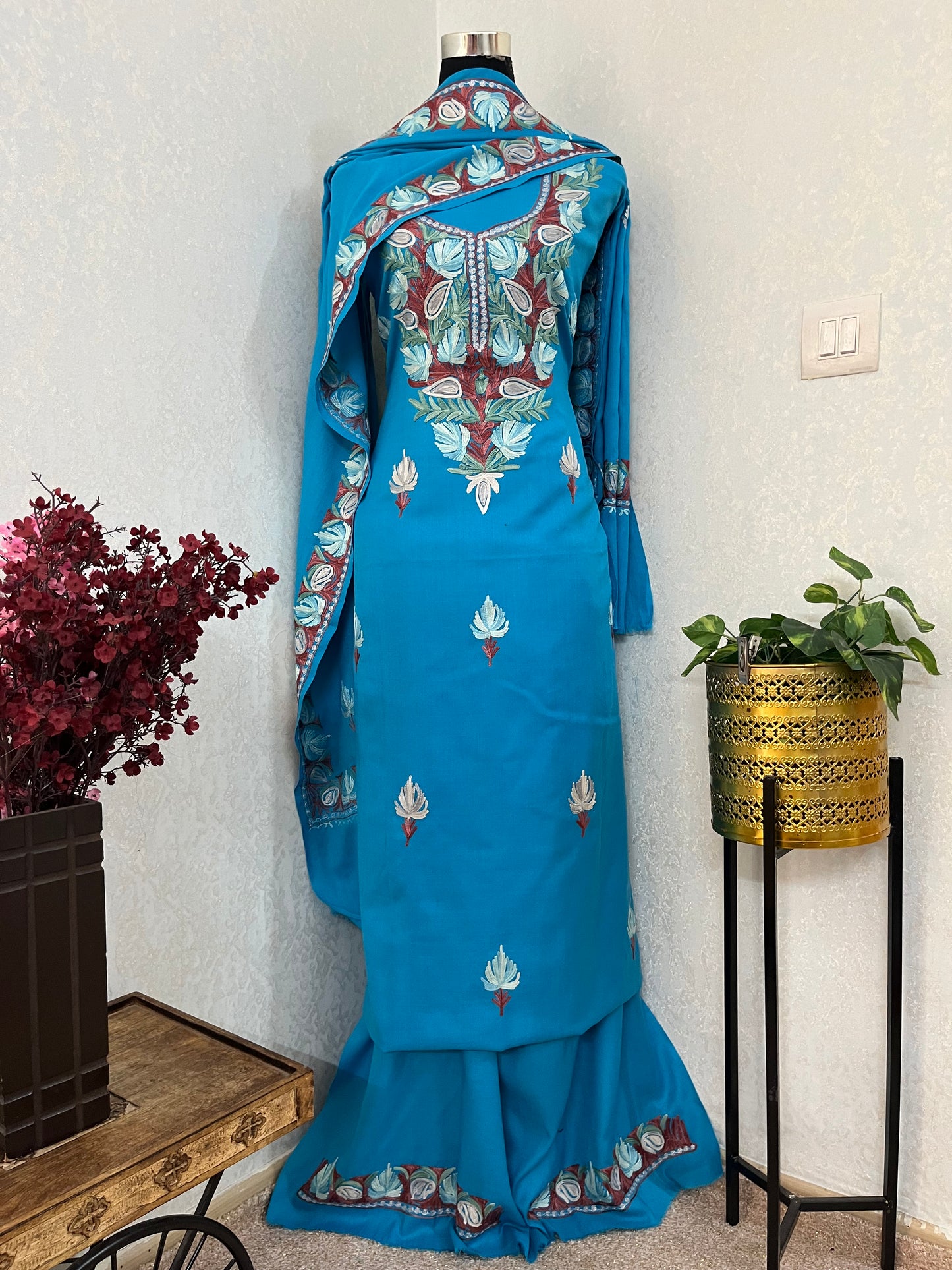 Sky Blue Pure Wool Aari Embroidered 3pc Suit Stole