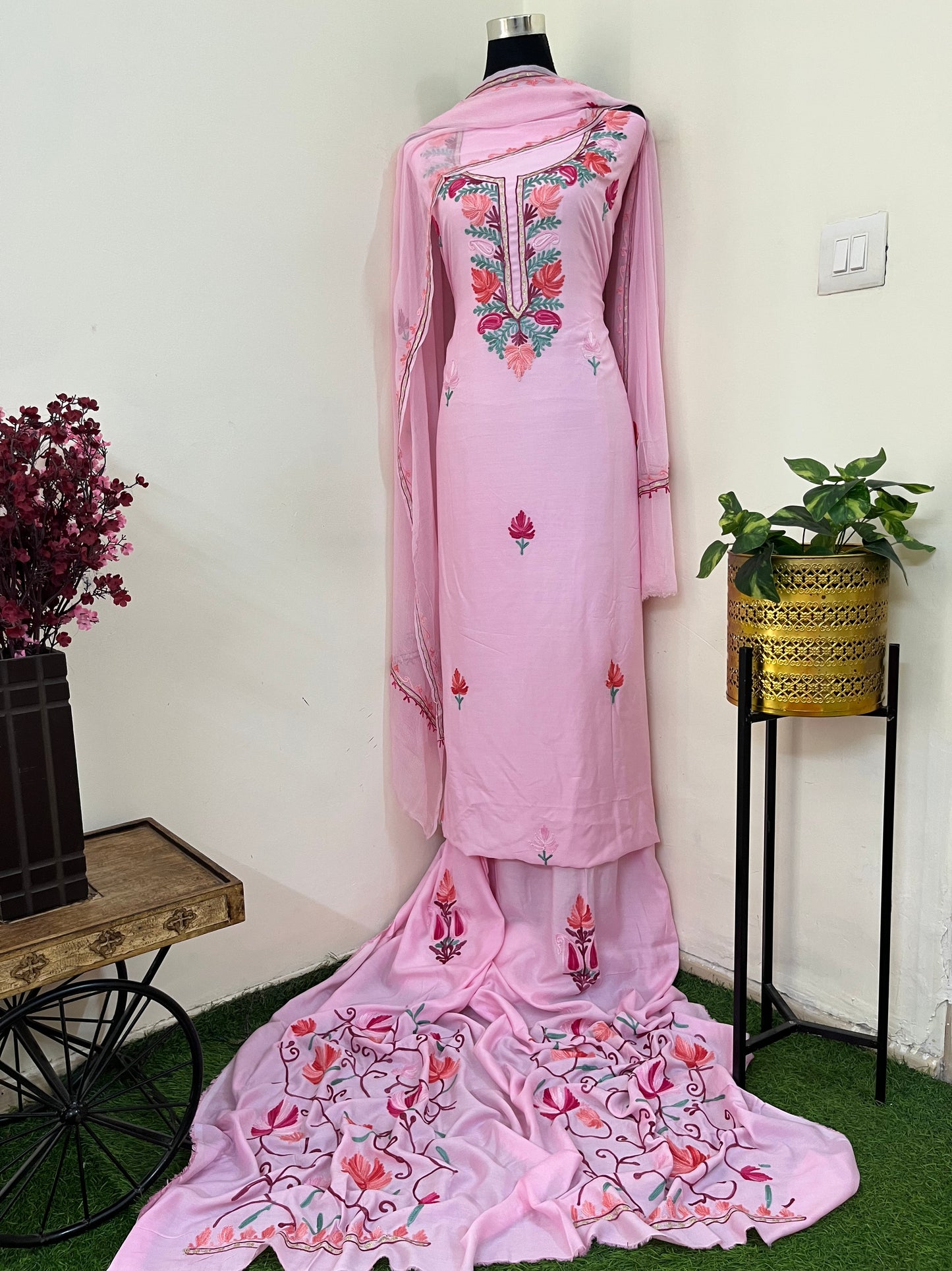 Soft Pink Muslin Cotton Jaal Sleeves Kashmiri 3pc Suit
