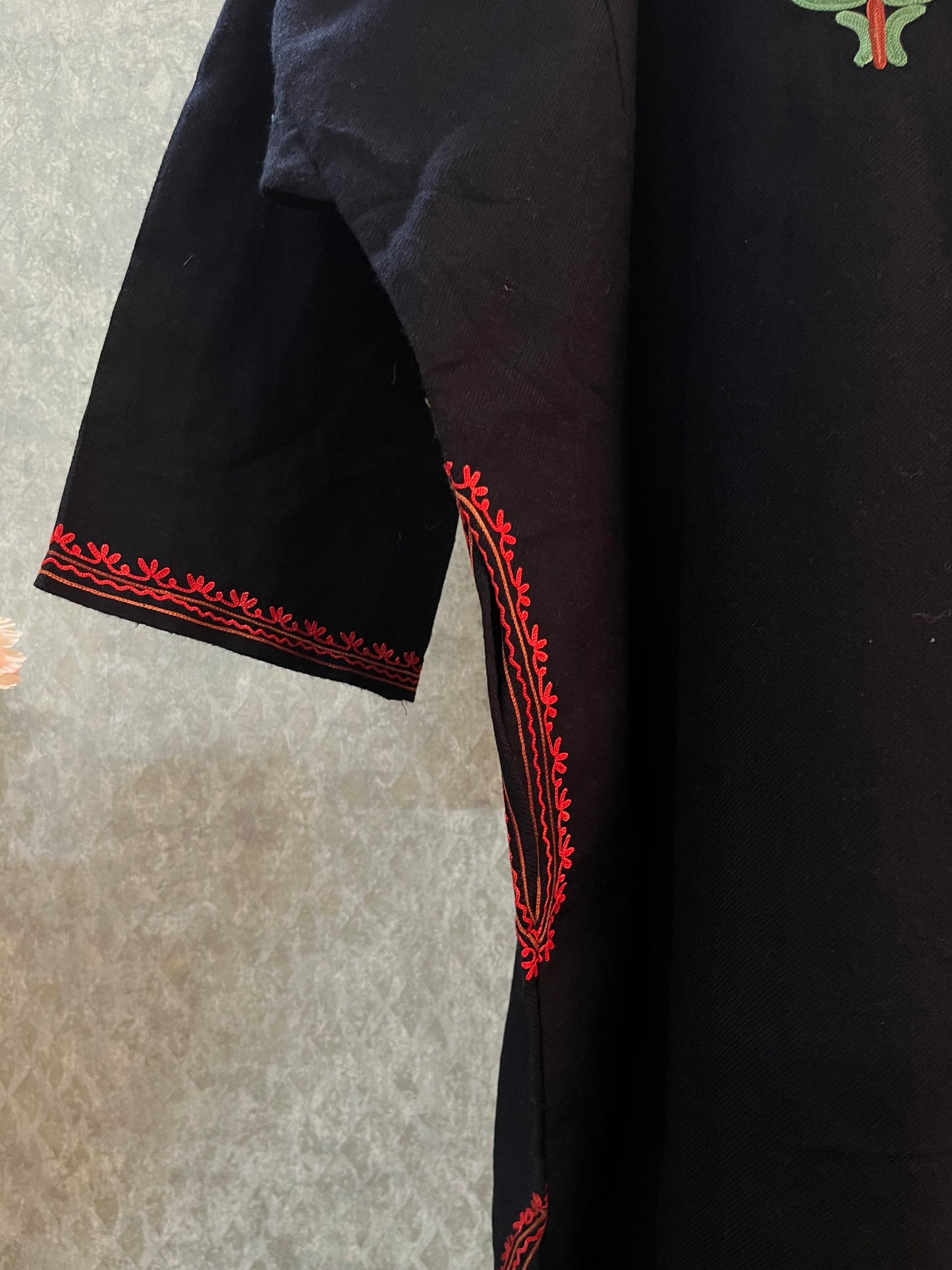 Black Aari Embroidered Wool Pheran