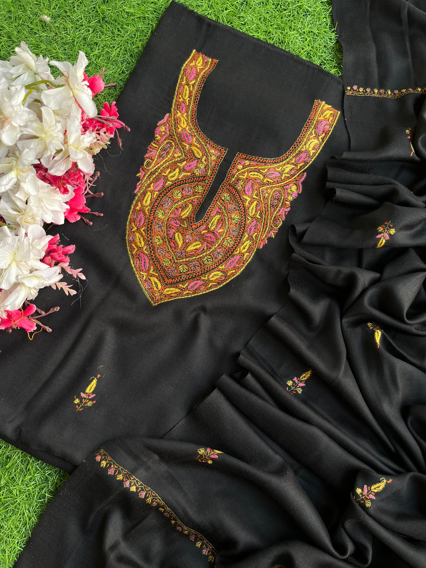 Black Fine Wool Sozni Embroidered 3pc Suit Stole