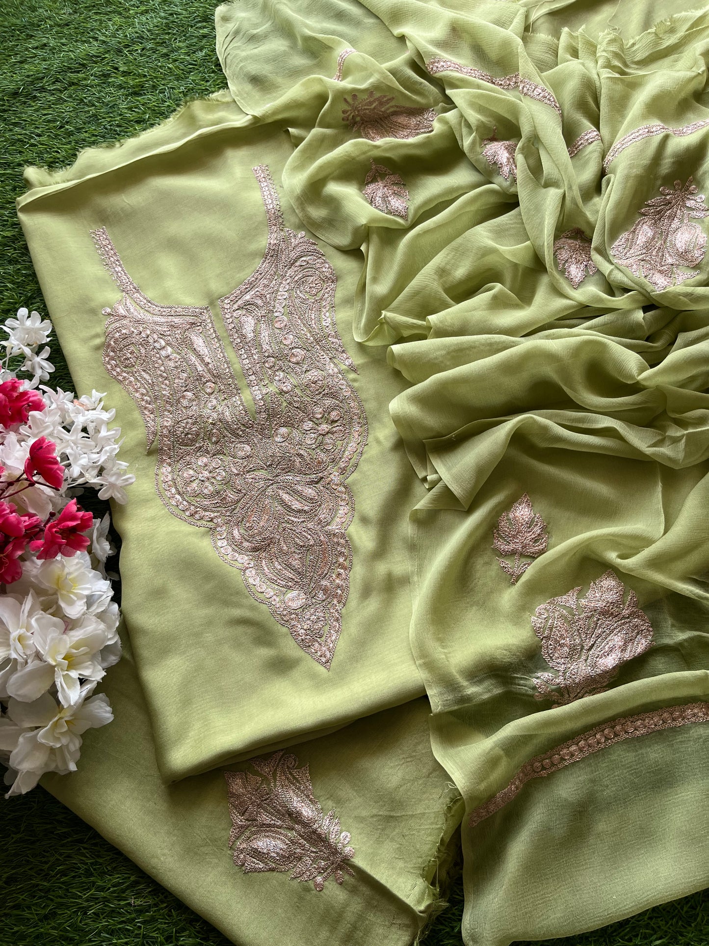 ‘Kalaa’ Pista Green Muslin Silk Tilla Embroidered Suit material