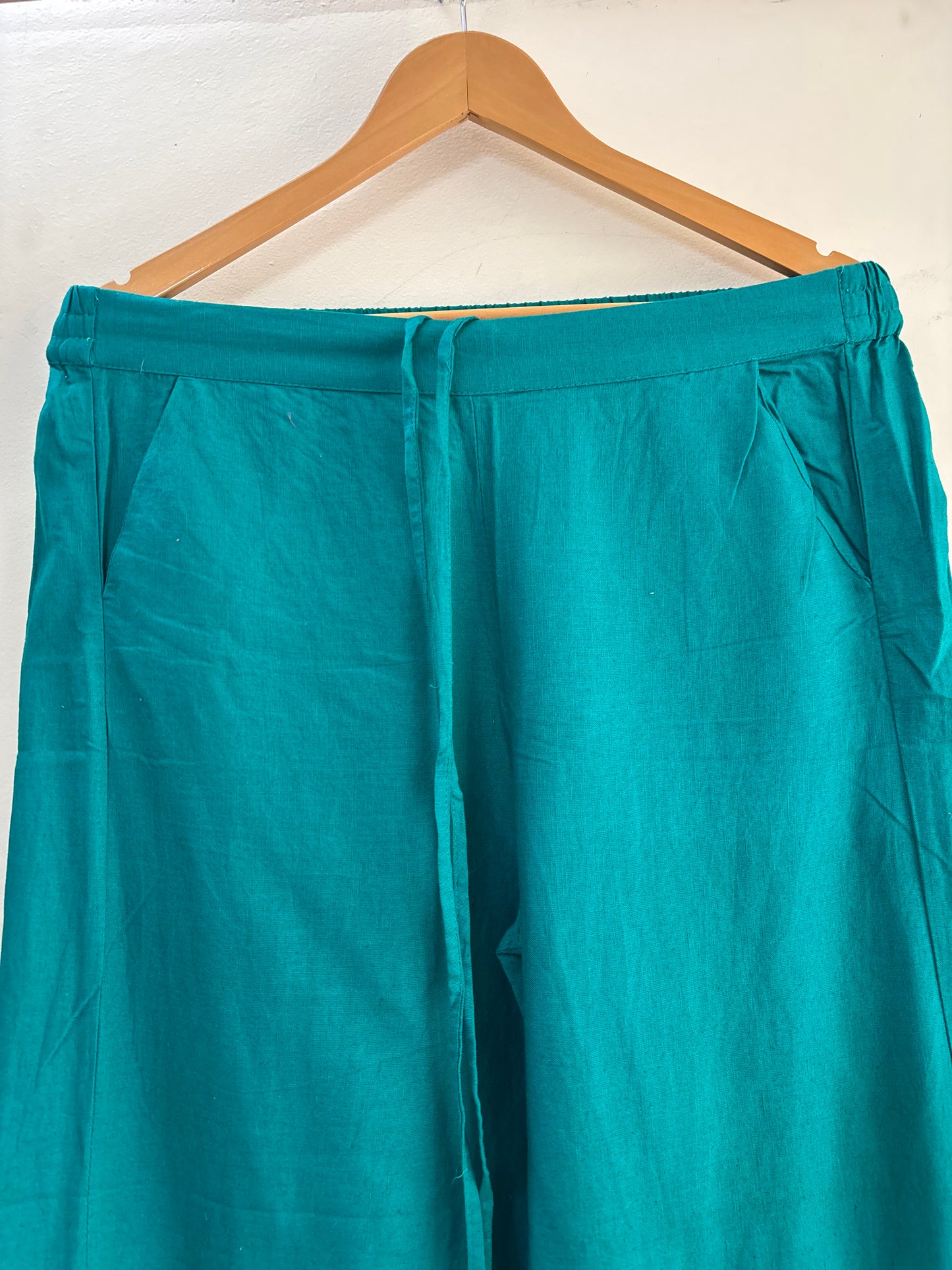 Women Green  Wide Leg Aari Embroidered Palazzos ‘M’