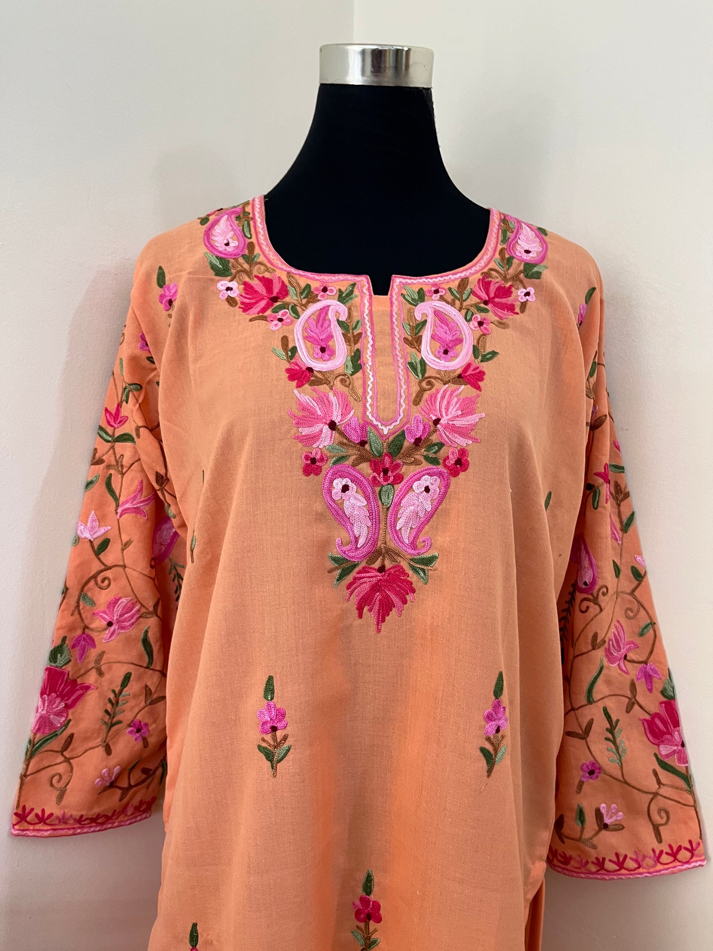 ‘Bageecha’ Cotton Stitched Aari Work Kurti (XL)