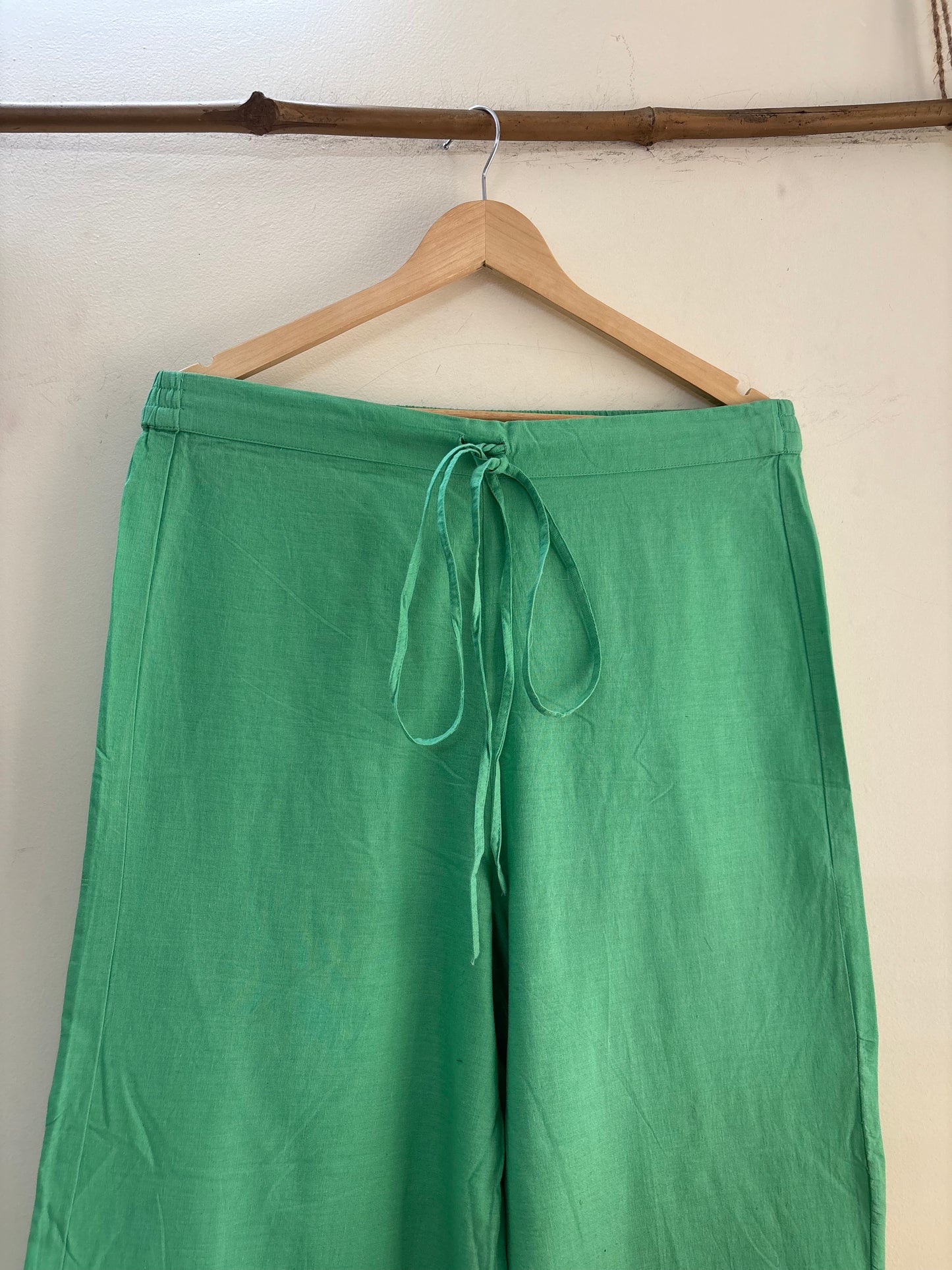 Women Green Solid Cropped Wide Leg Aari Embroidered Palazzos ‘XL’