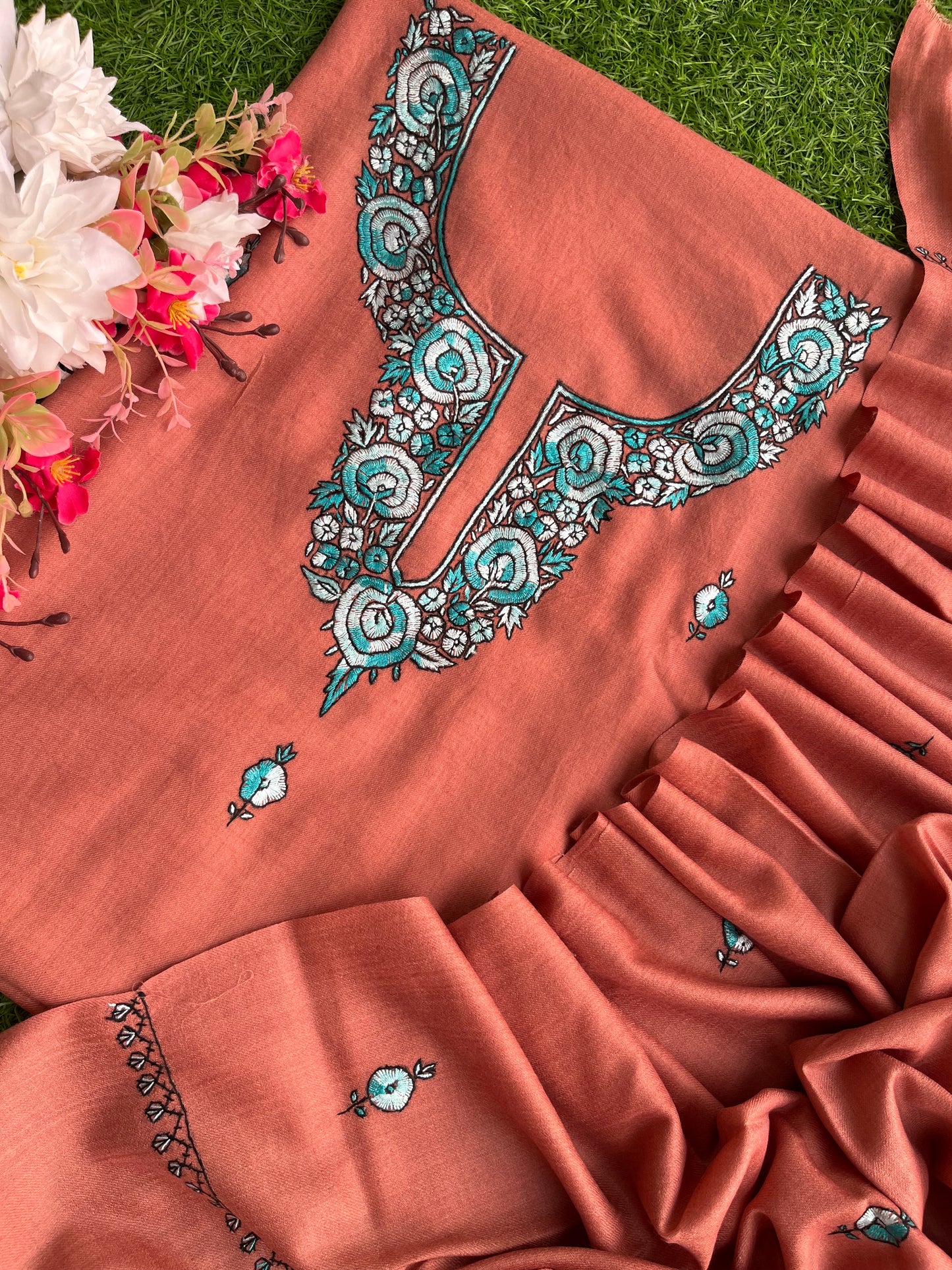 Peach Fine Wool Sozni Embroidered 3pc Suit Stole
