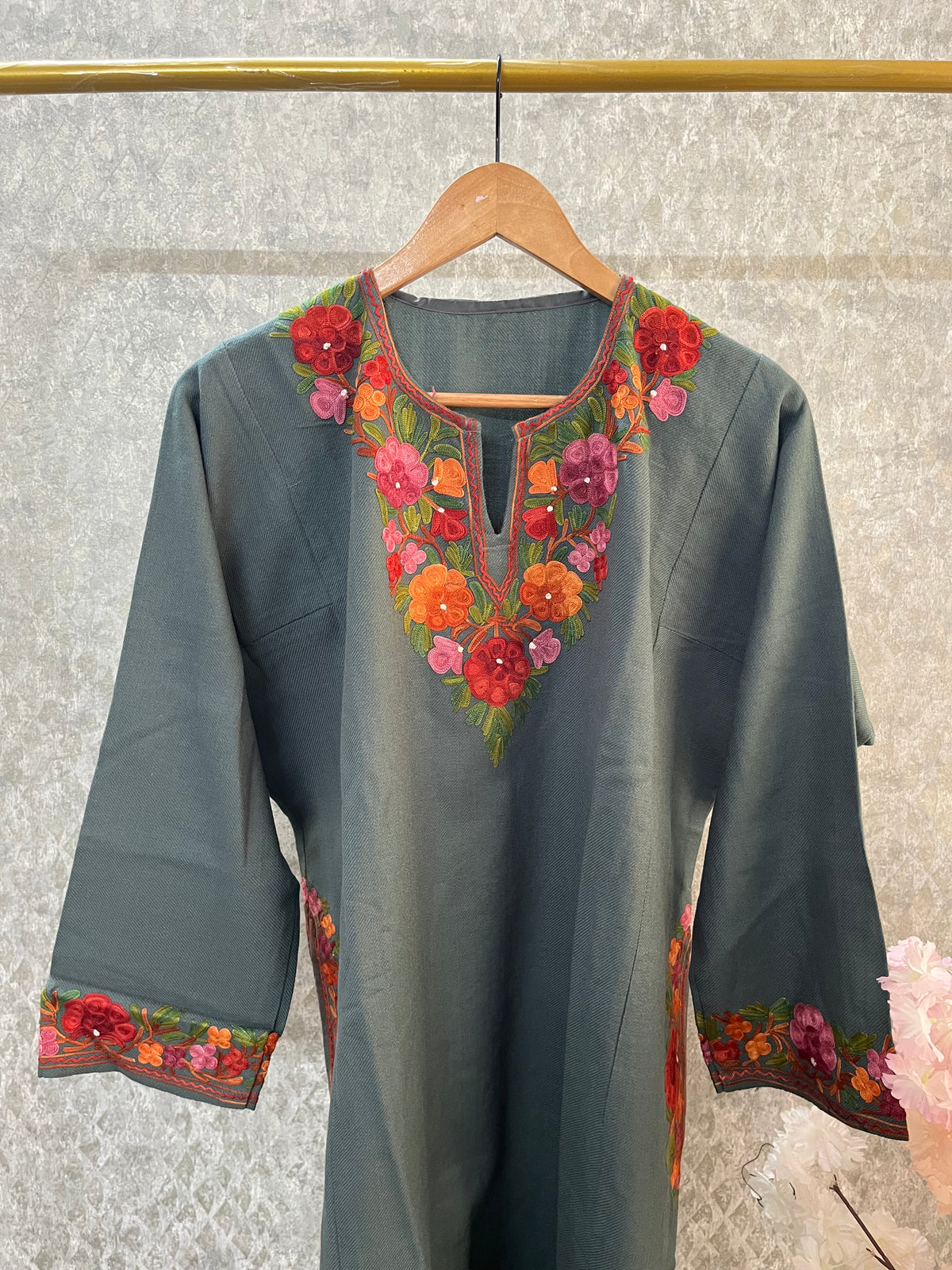 Grey Aari Embroidered Wool Pheran