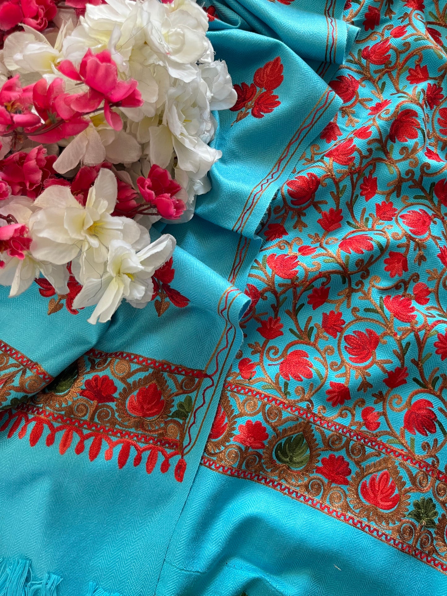 Aqua Blue Chinar Woollen Aari Embroidered 3pc Suit Stole