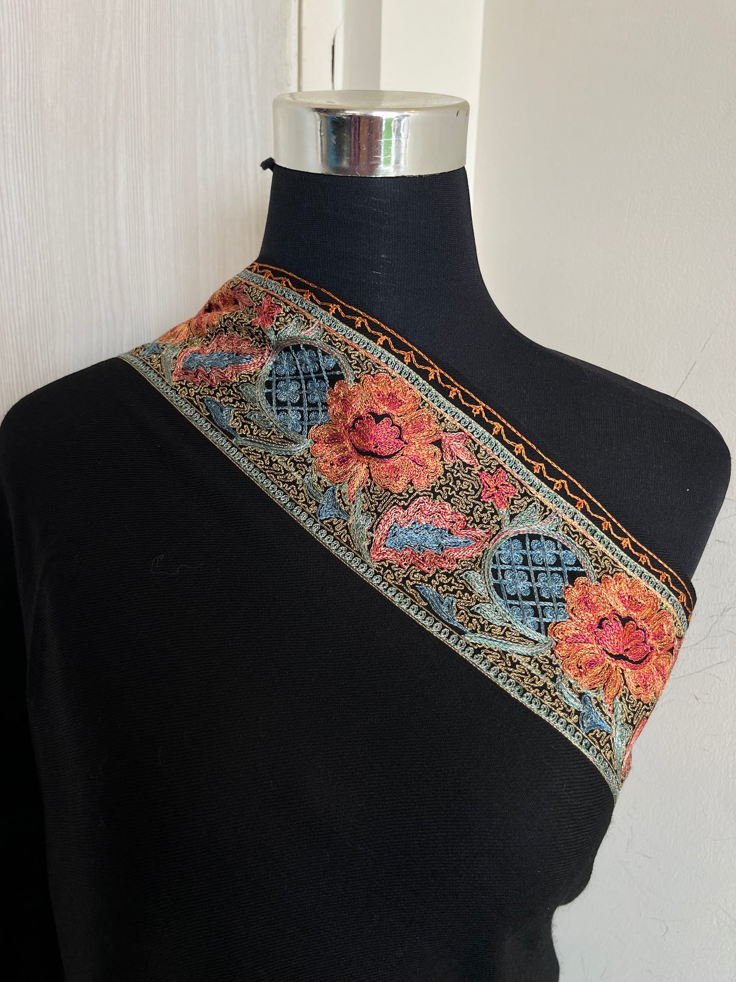 Black Silk Thread Border Embroidered Fine Semi Pashmina stole