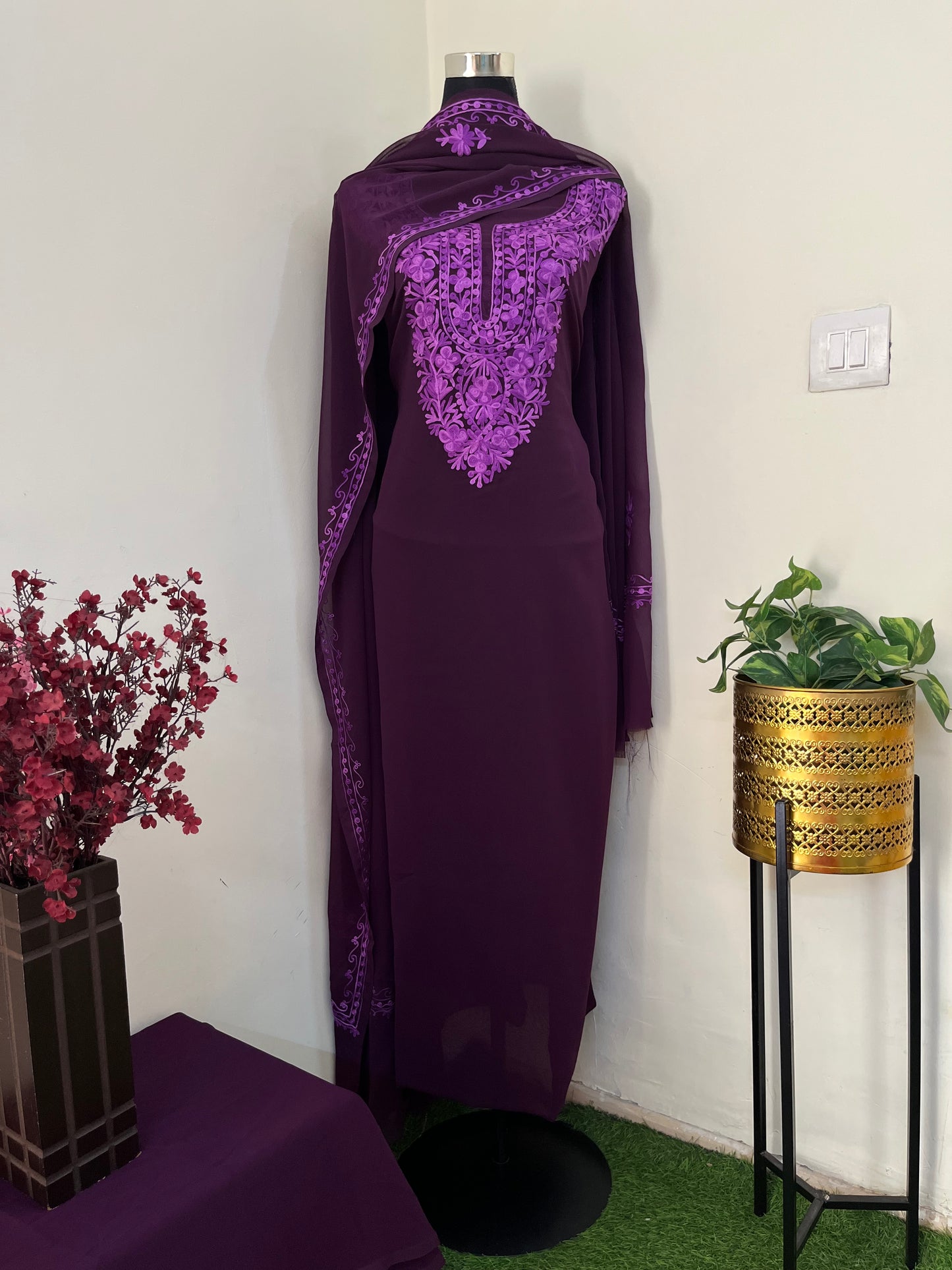 Coke Georgette 3 Pc Aari Embroidered Suit Set