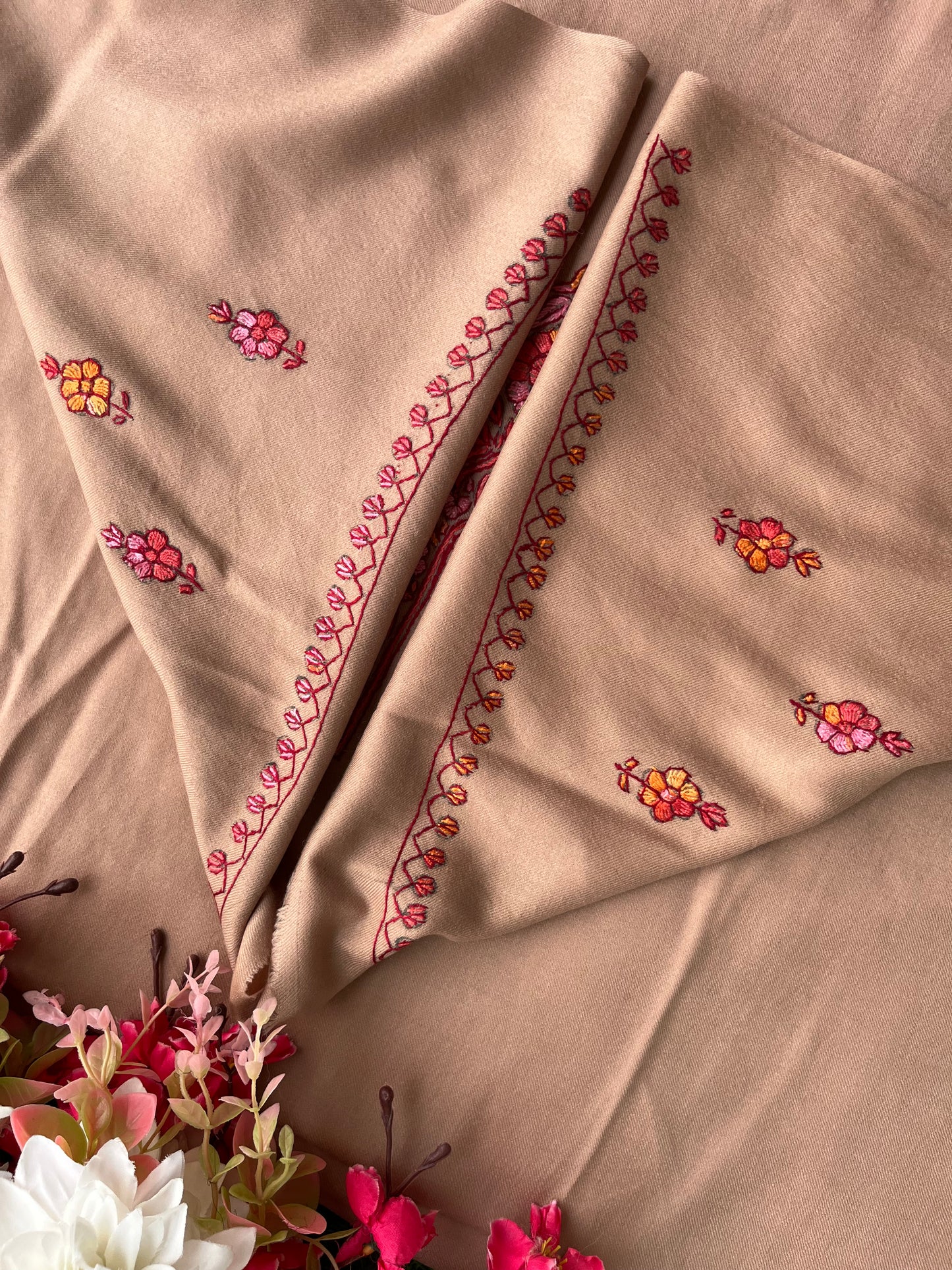 Beige Fine Wool Sozni Embroidered 3pc Suit Stole