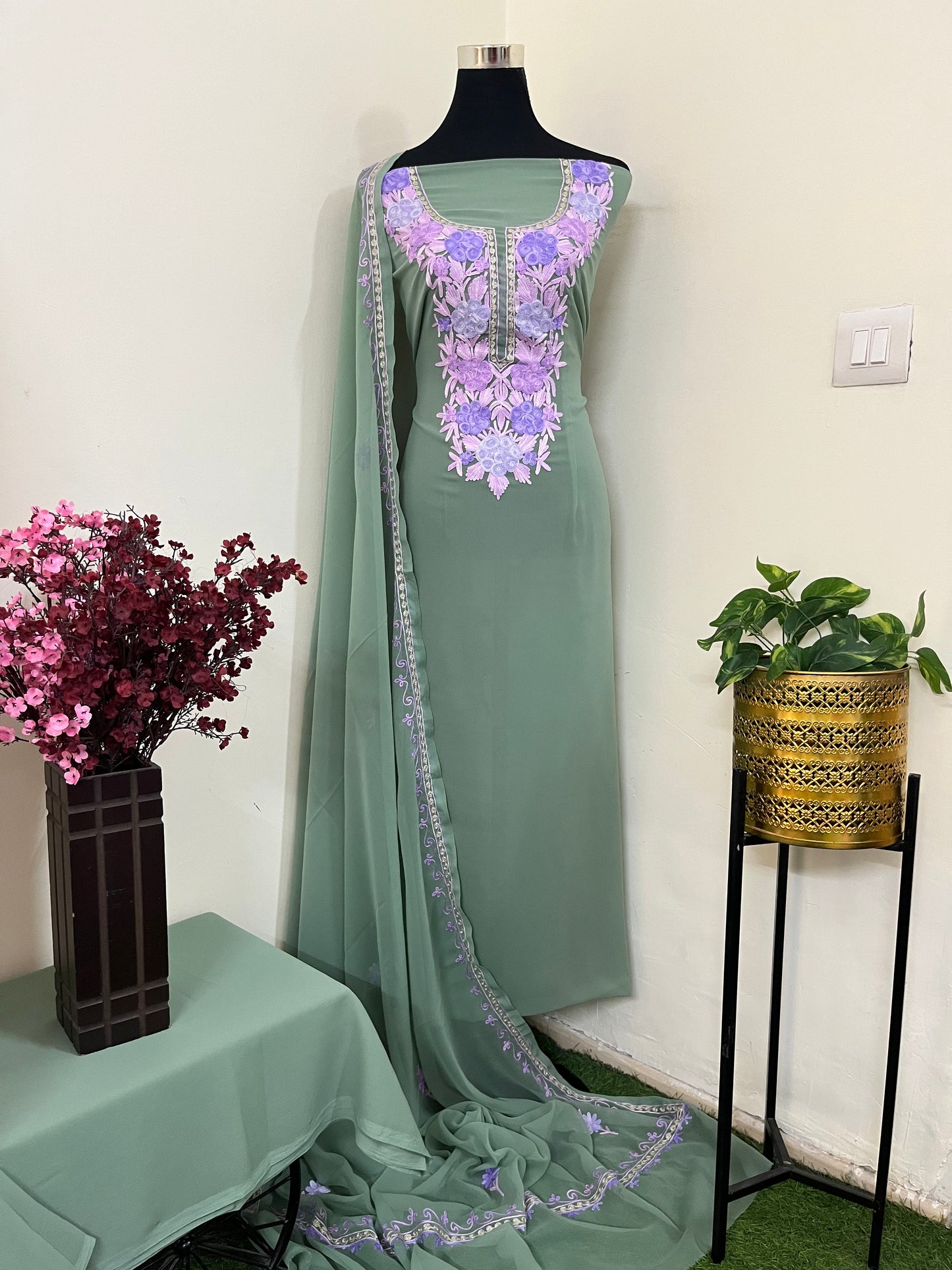 Green Georgette 3 Pc Aari Embroidered Suit Set
