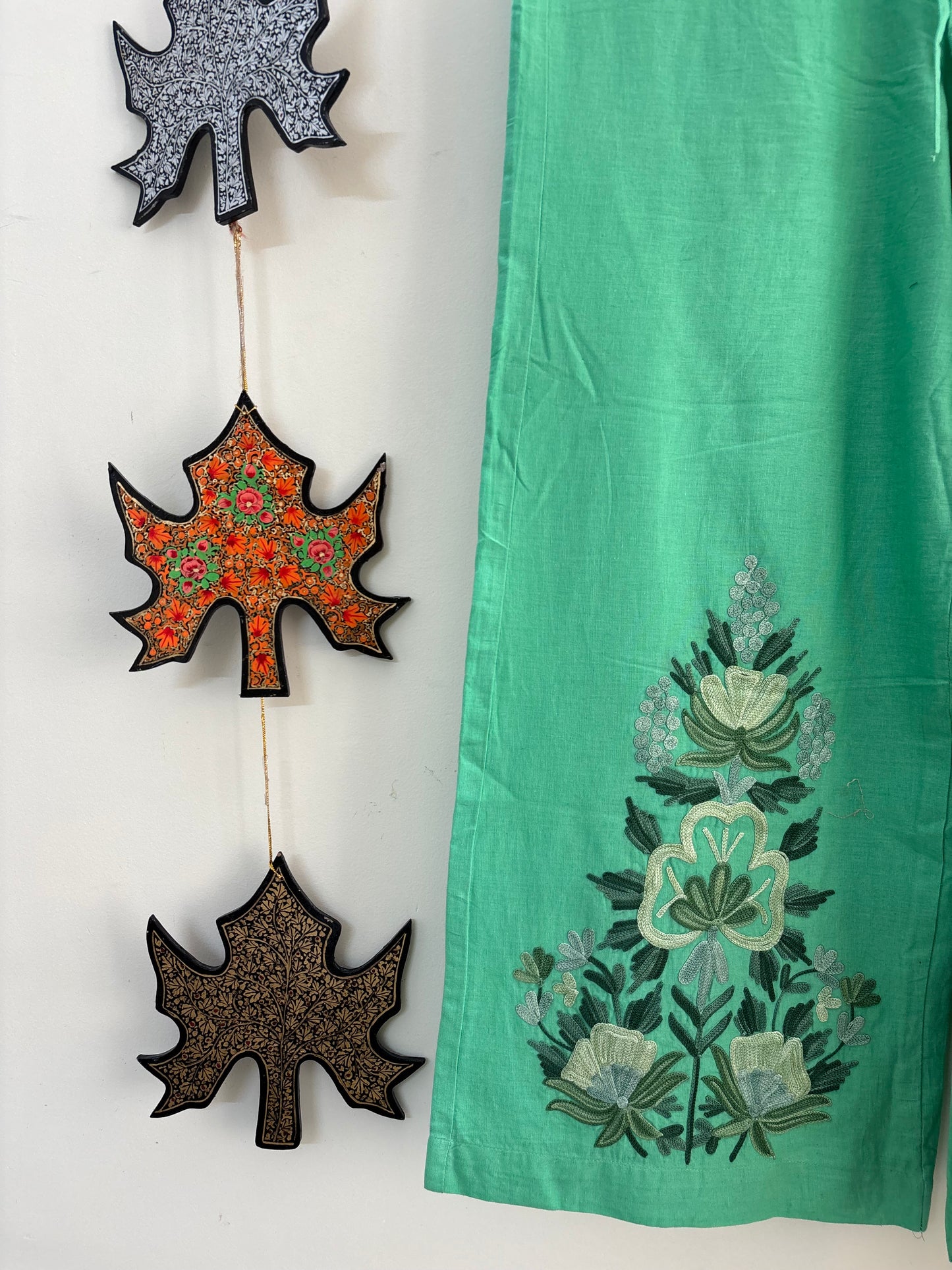 Women Green Solid Cropped Wide Leg Aari Embroidered Palazzos ‘XL’