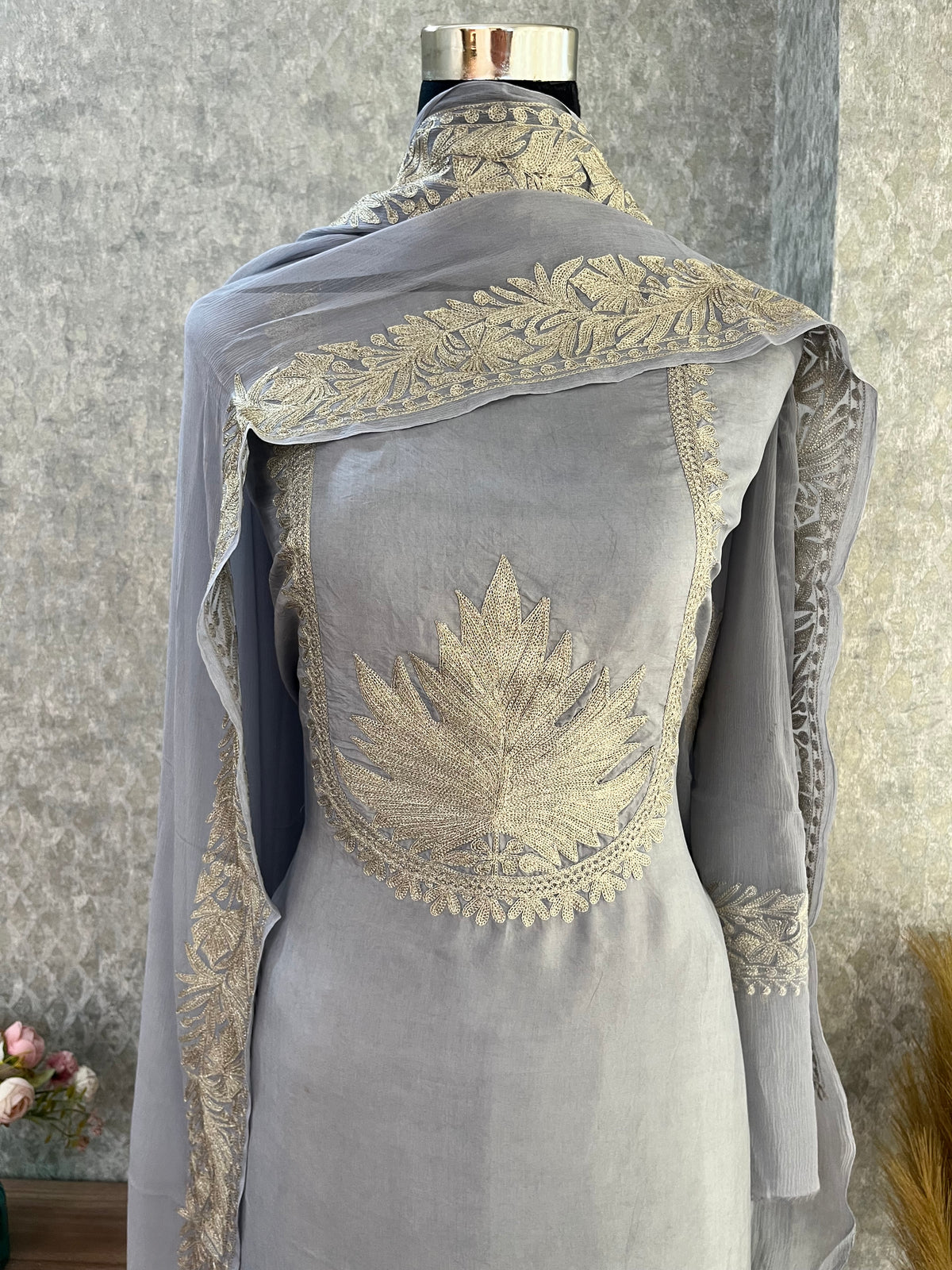 Lilac Sanam’ Tilla Kashmiri Silk Suit