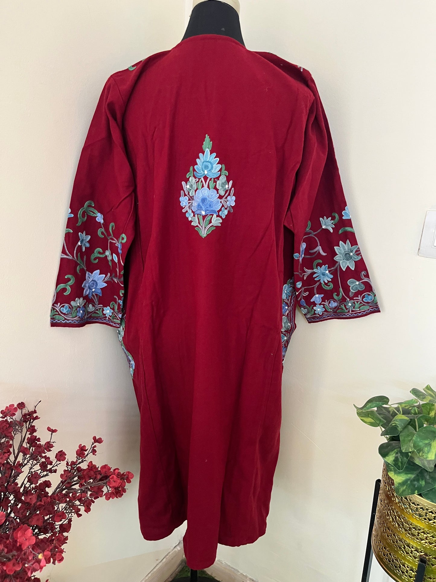 Maroon Aari Embroidered Wool Pheran