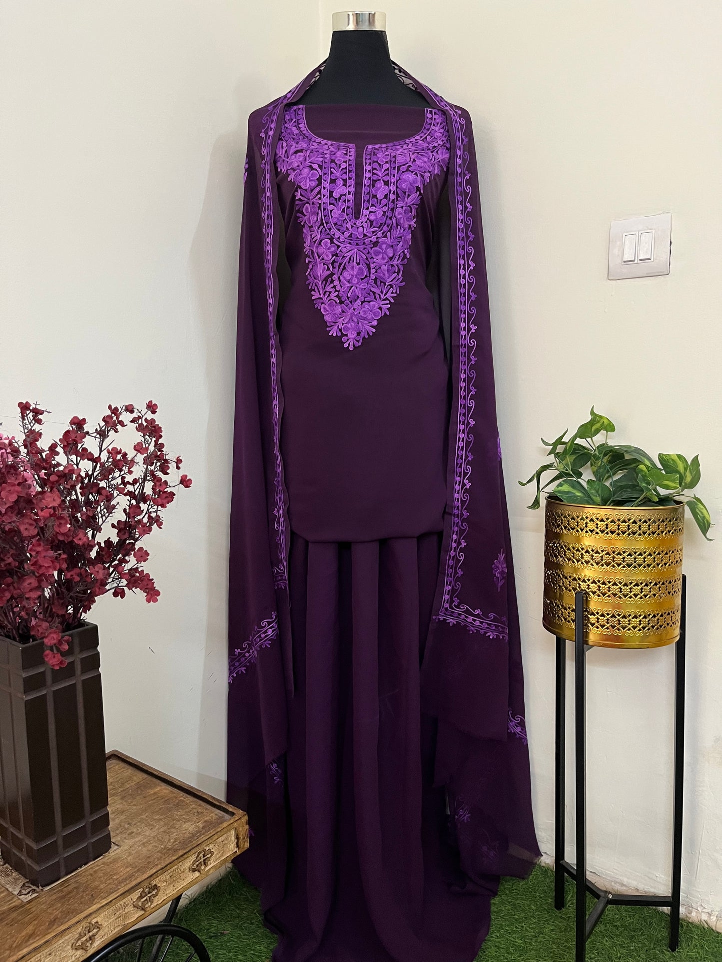 Coke Georgette 3 Pc Aari Embroidered Suit Set