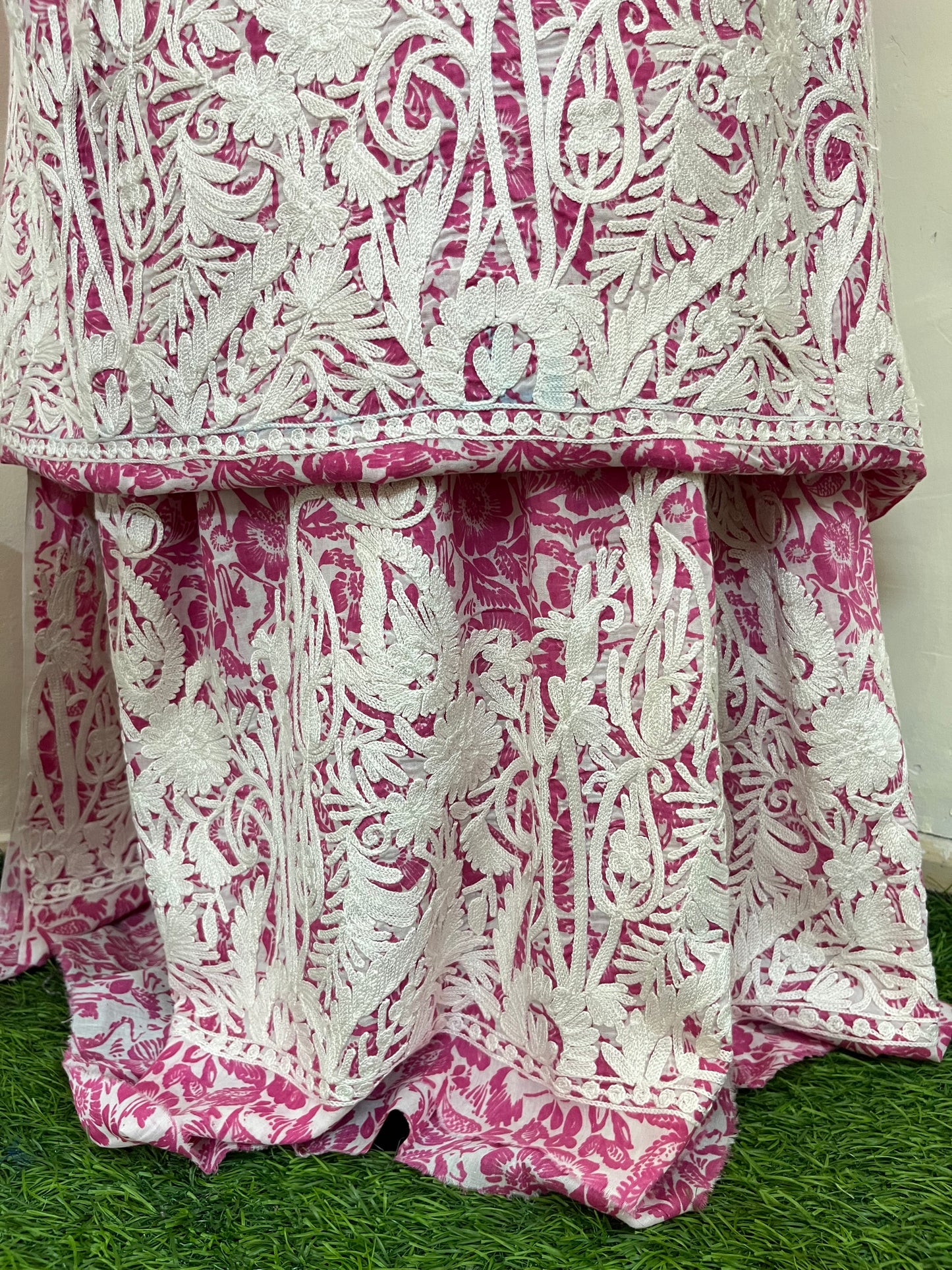 Guldasta~Cotton Kurti & Pant Aari Embroidered set