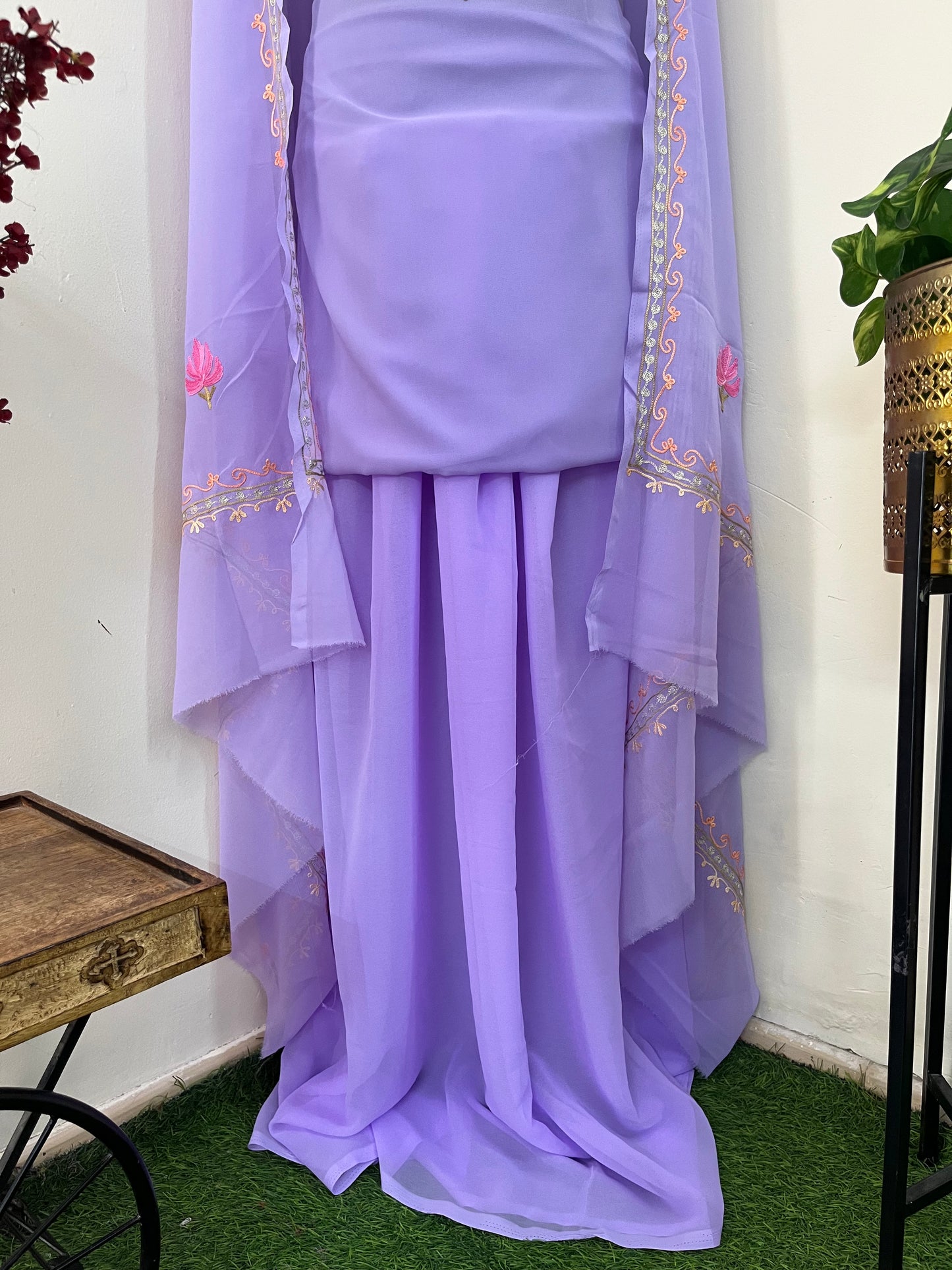 Lavender Georgette 3 Pc Aari Embroidered Suit Setll