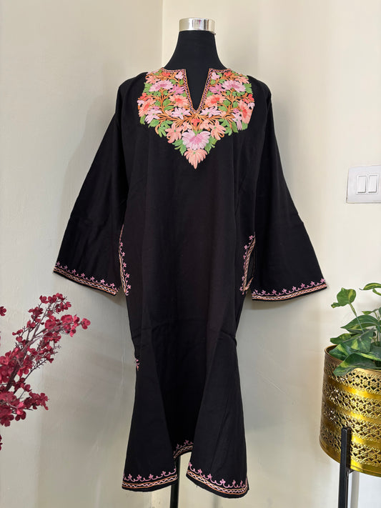 Black Aari Embroidered Wool Pheran