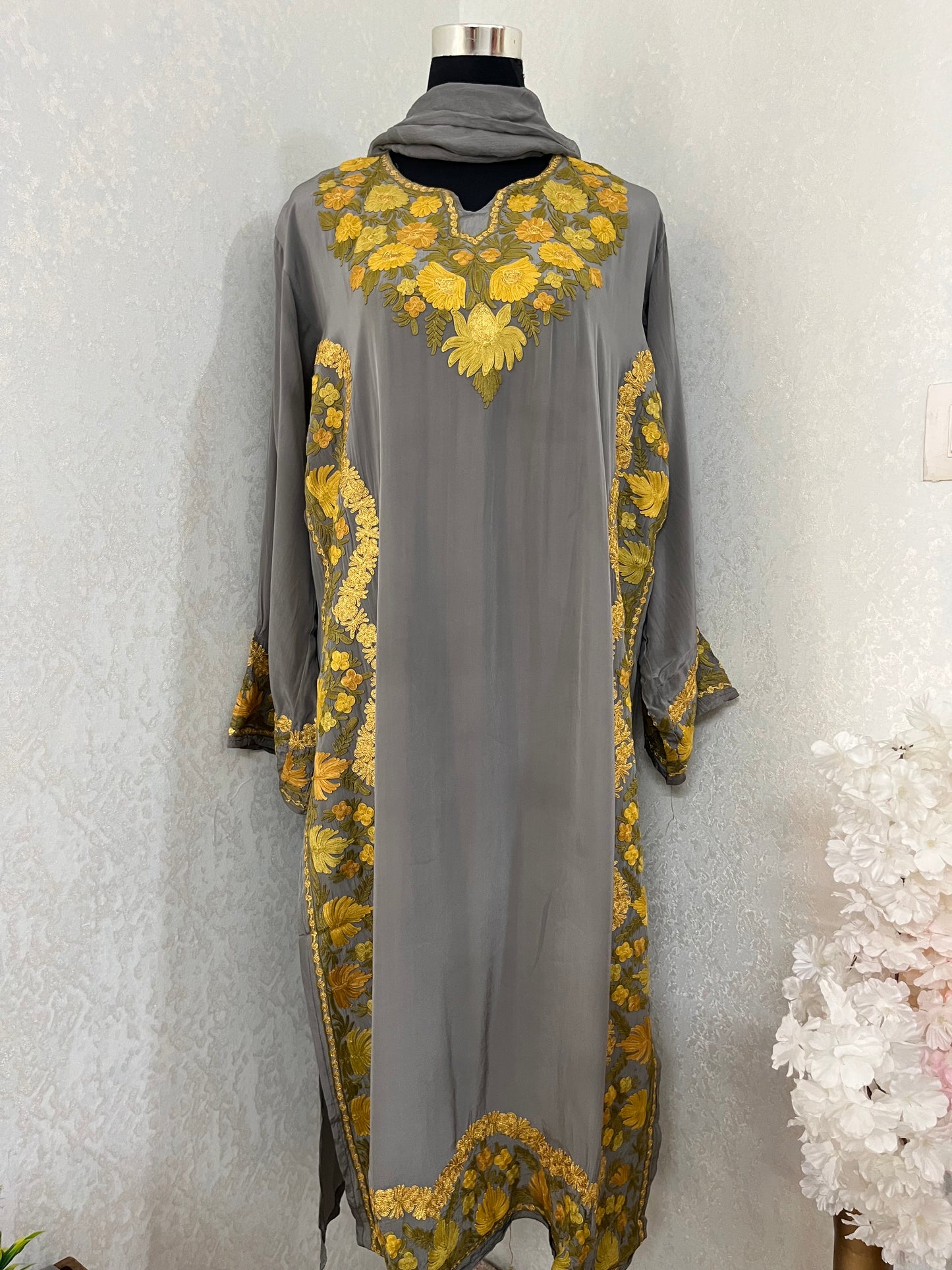 Grey Stitched Crape Pheran Set with dupatta (44)