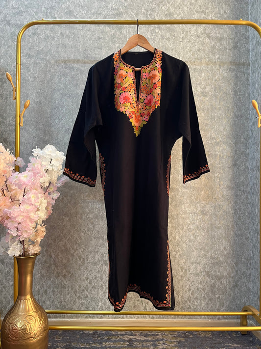 Black Aari Embroidered Wool Pheran