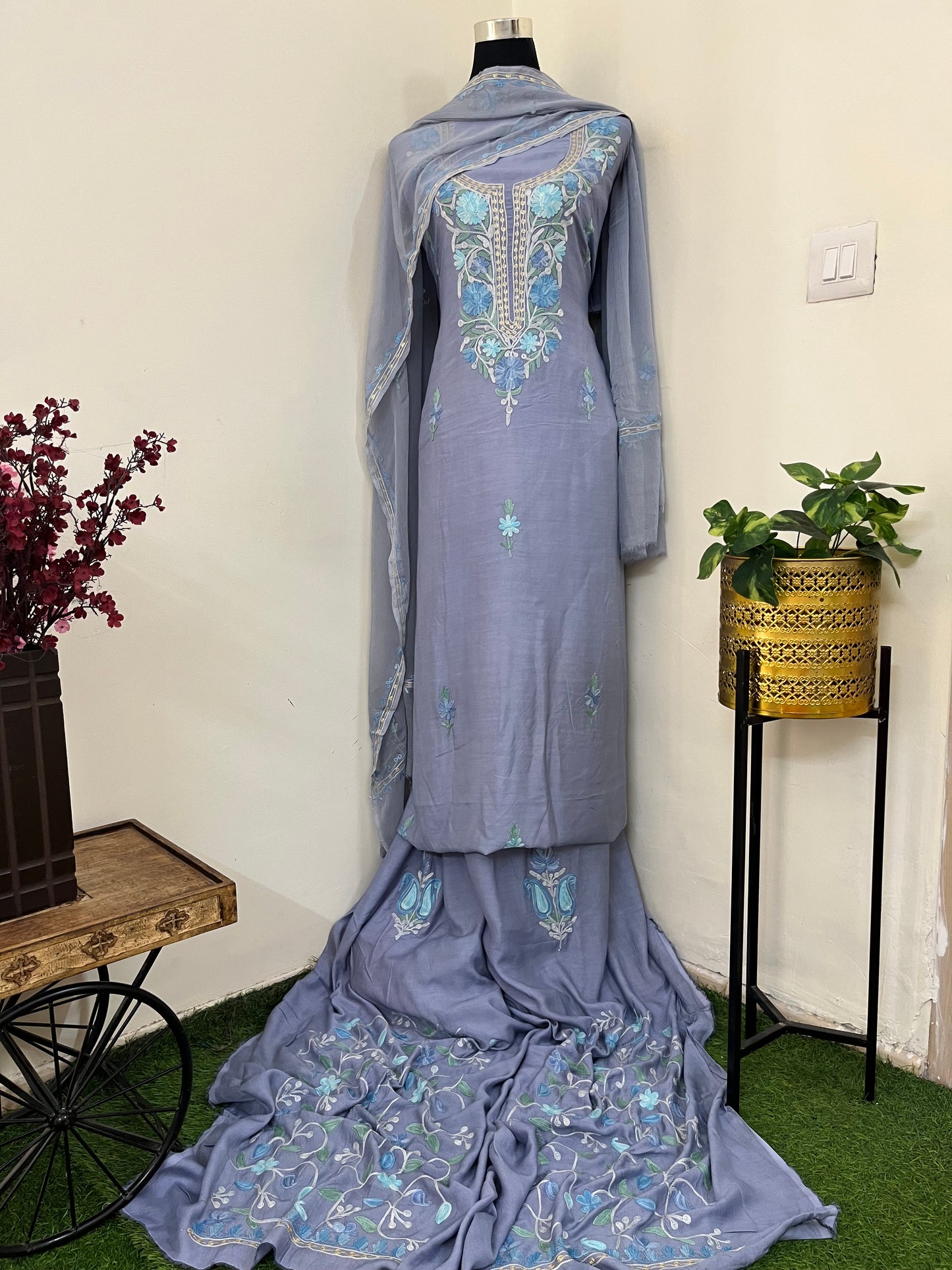 English Grey Muslin Cotton Jaal Sleeves Kashmiri 3pc Suit