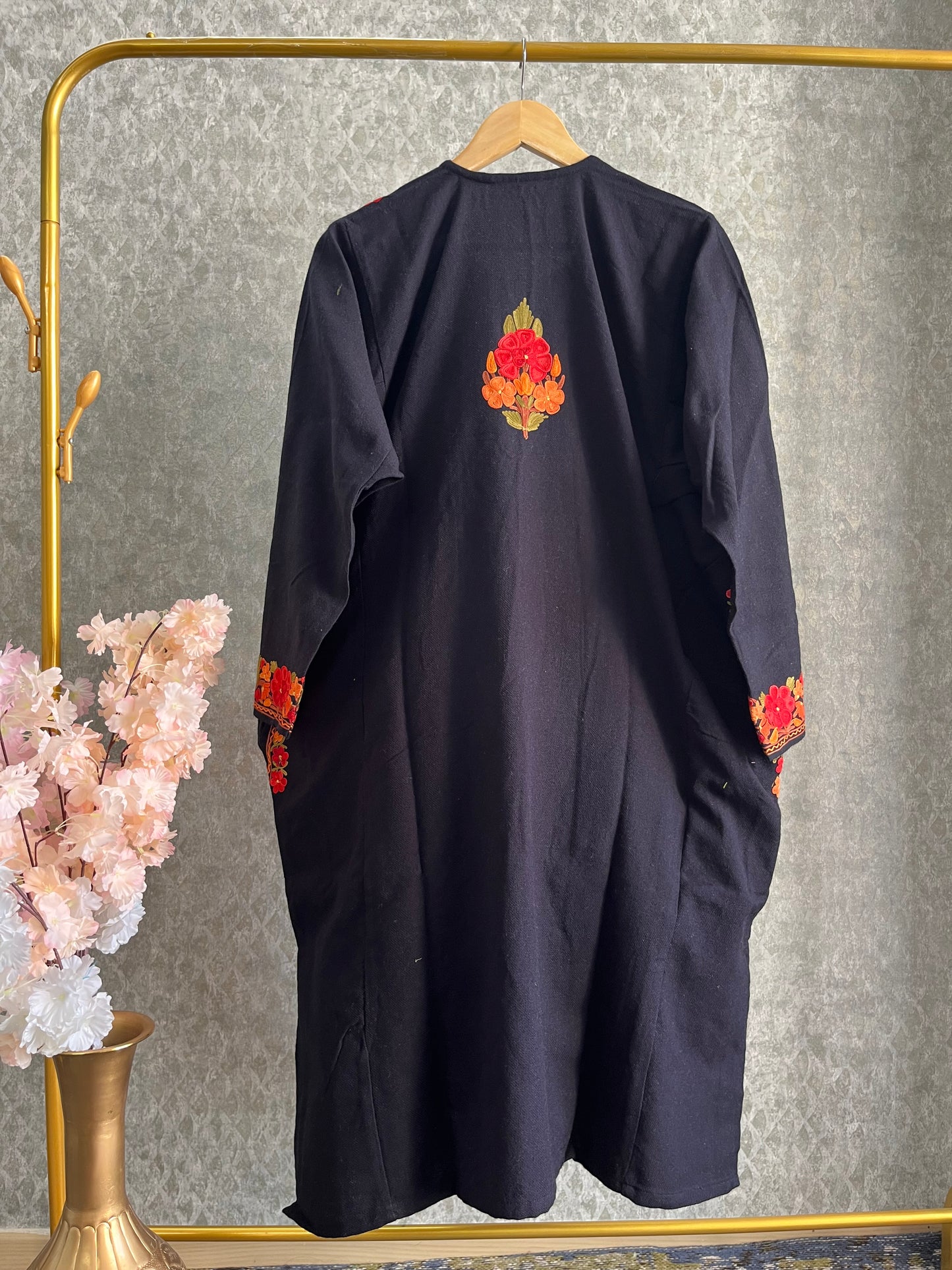 Black Aari Embroidered Wool Pheran