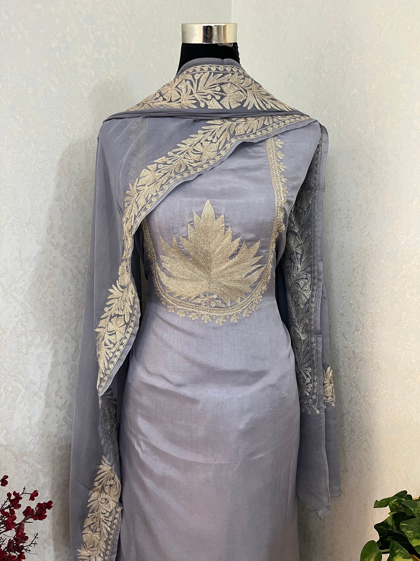 Lavender Sanam’ Tilla Kashmiri Silk Suit
