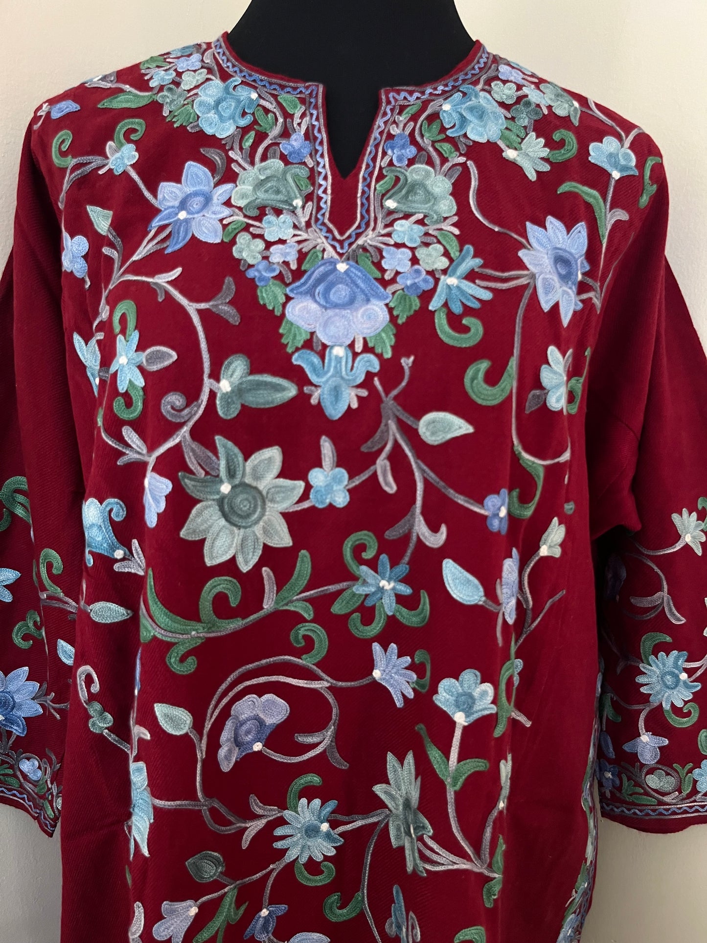 Maroon Aari Embroidered Wool Pheran