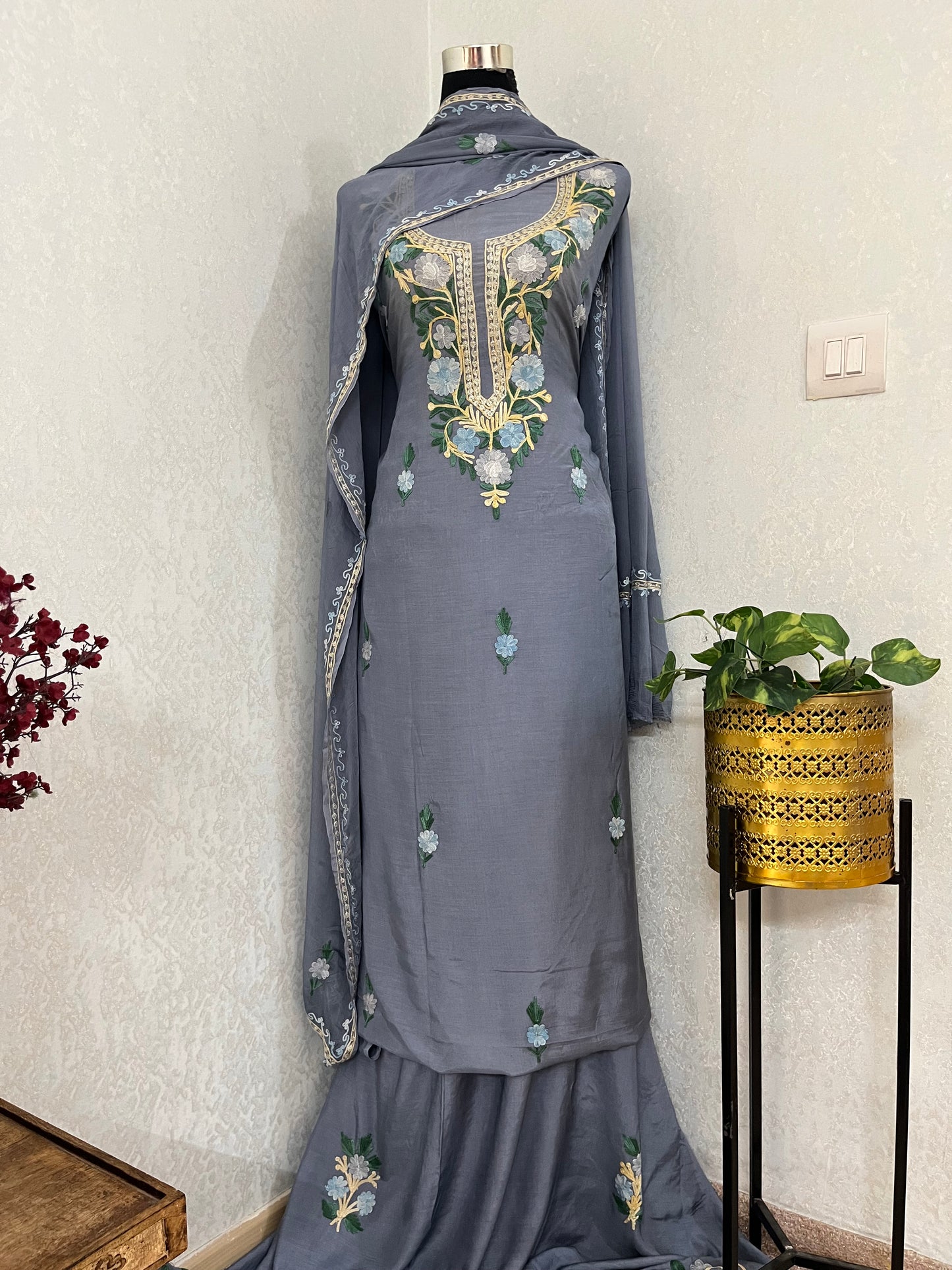 English Grey Muslin Cotton Jaal Sleeves Kashmiri 3pc Suit