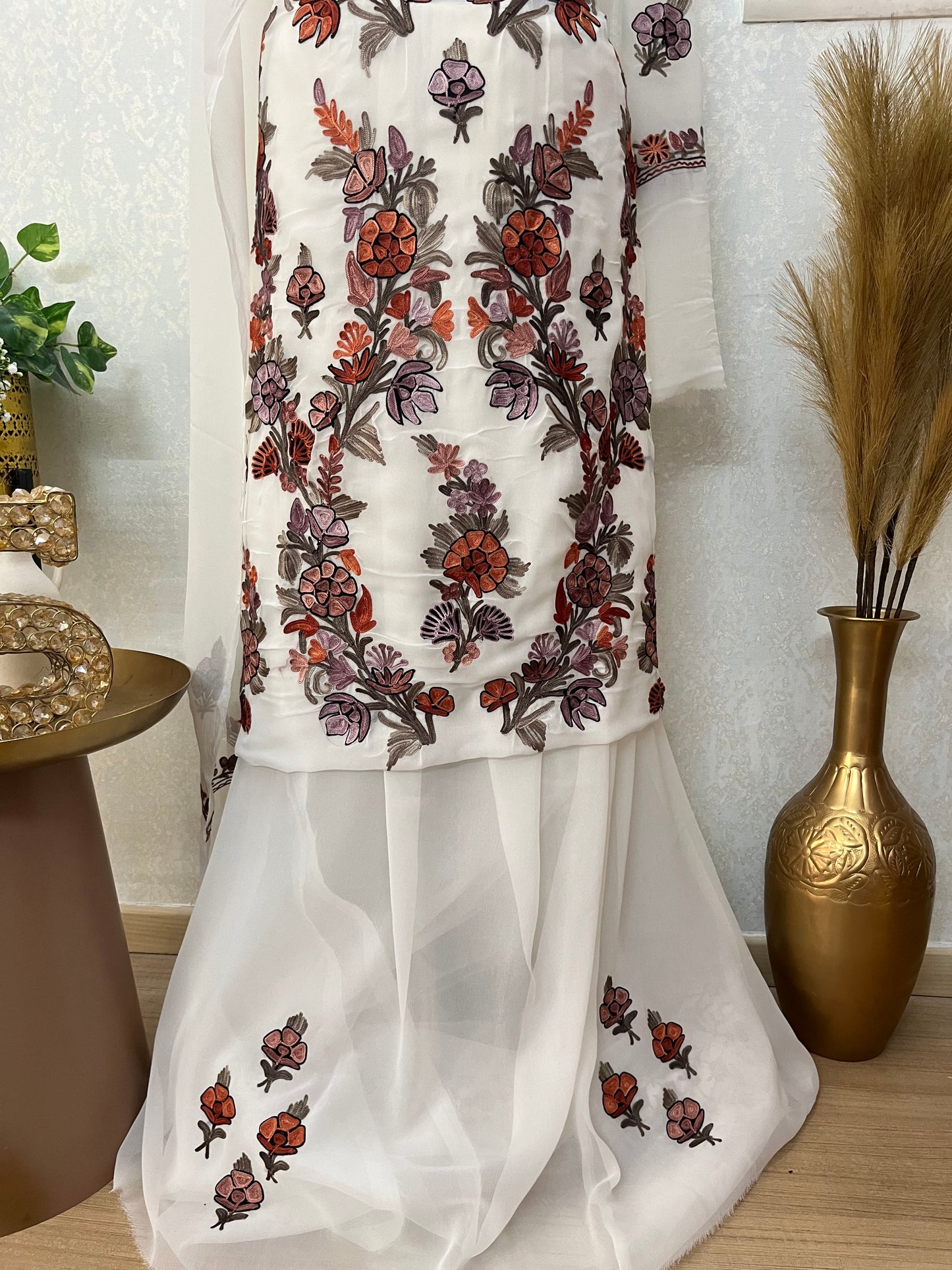 Off White Georgette 3 Pc Kashmiri Suit