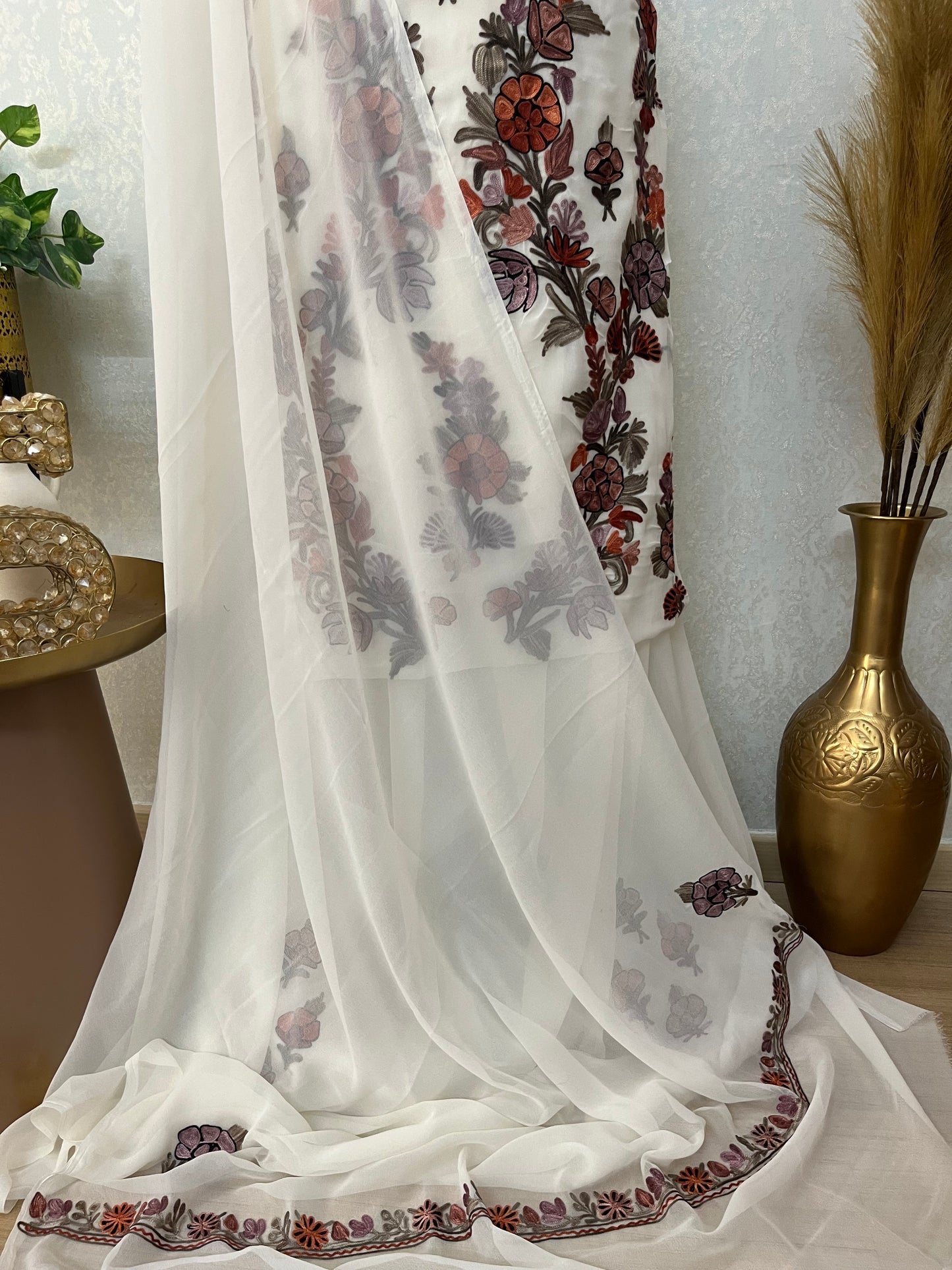 Off White Georgette 3 Pc Kashmiri Suit
