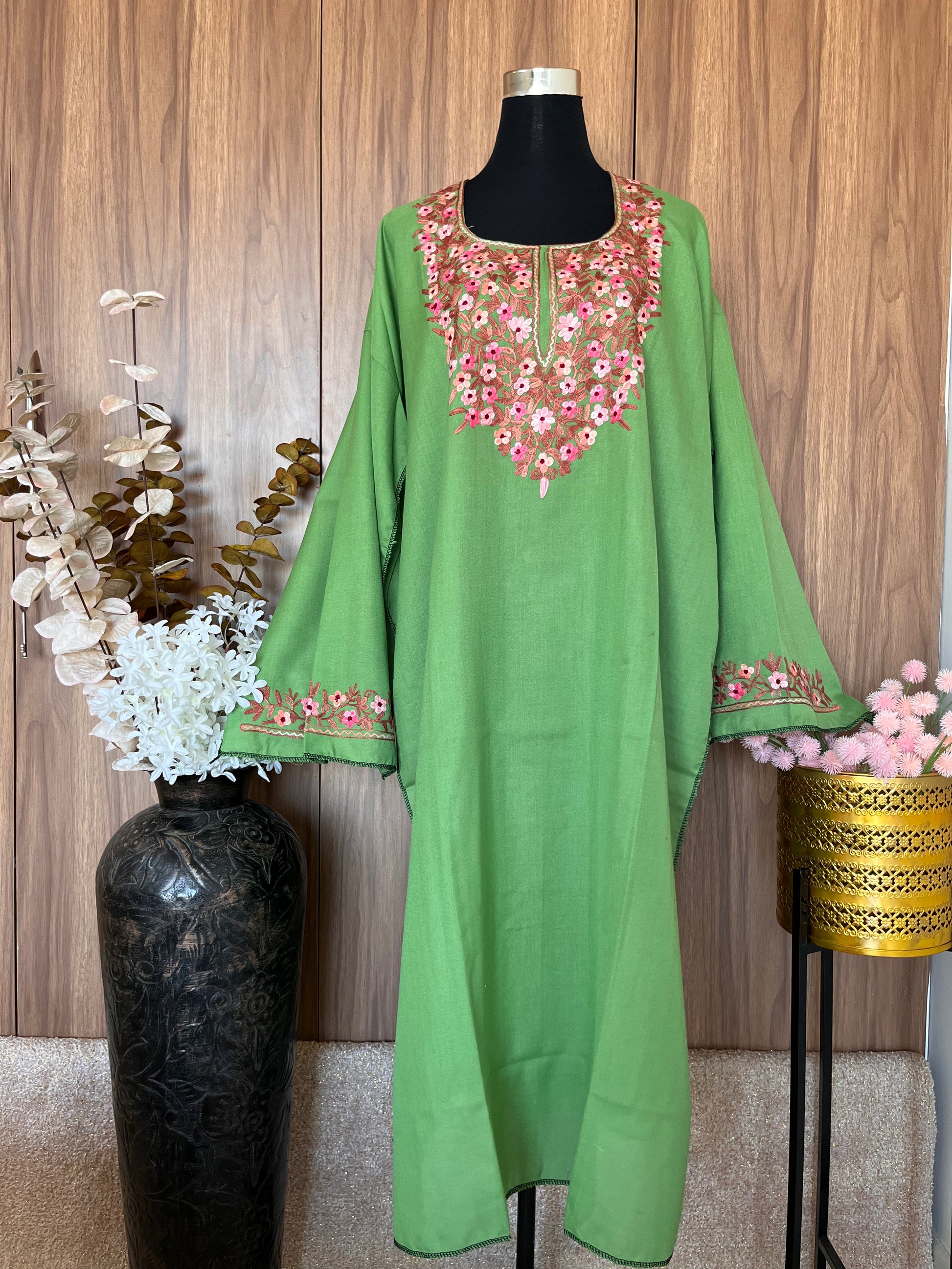 Aari hot sale work kurtis