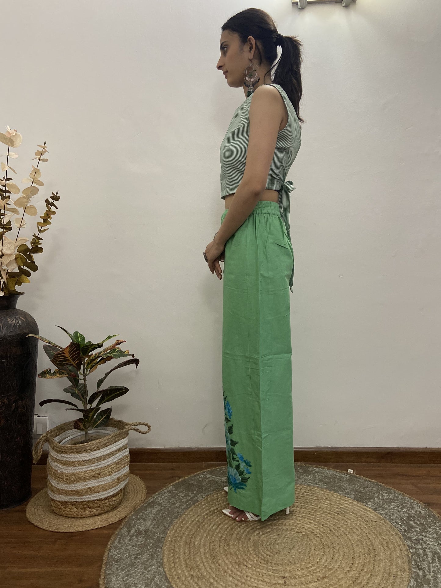 Women Green Solid Cropped Wide Leg Aari Embroidered Palazzos ‘S’